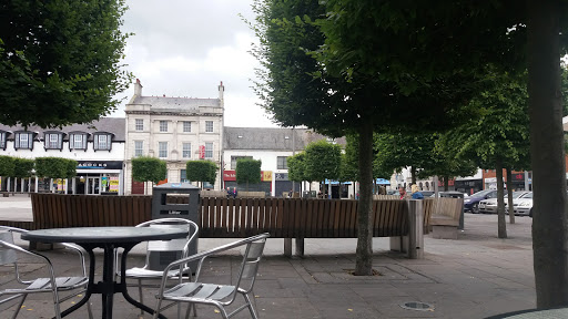 Cafolla's At The Square