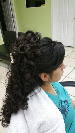 Beauty Salon «Celine Beauty Salon», reviews and photos, 116 S Main St, Highlands, TX 77562, USA