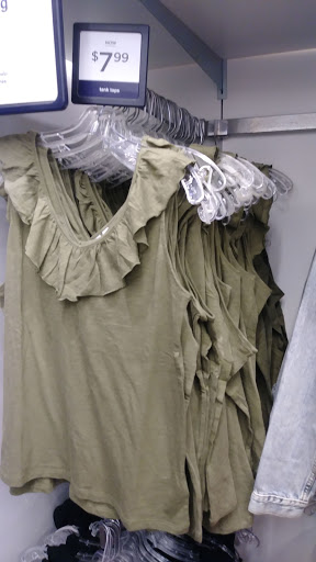 Clothing Store «Gap Outlet», reviews and photos, 12801 W Sunrise Blvd, Sunrise, FL 33323, USA