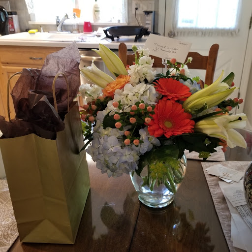 Florist «Bethany Florist & Gift Shoppe», reviews and photos, 5 Amity Rd, Bethany, CT 06524, USA