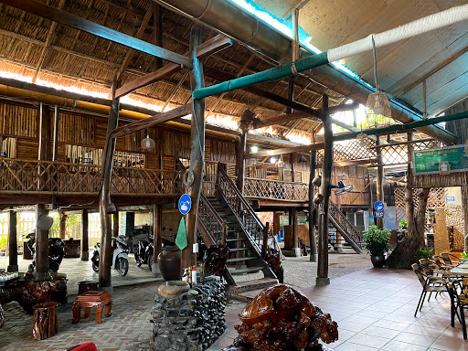 Nhà hàng Dân Tộc Quán