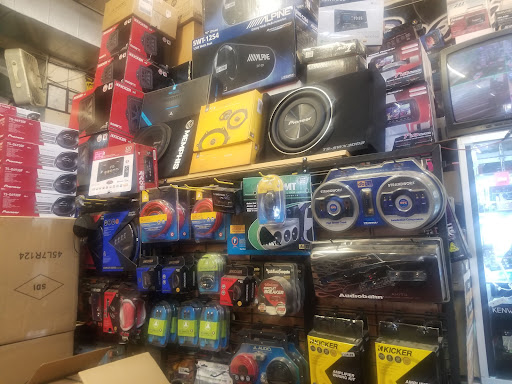 Car Stereo Store «A & B Car Audio & Electronics», reviews and photos, 830 W Jefferson Blvd, Dallas, TX 75208, USA