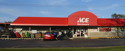 Richmond Ace Hdw & Rental, 10824 N Main St, Richmond, IL 60071, USA, 