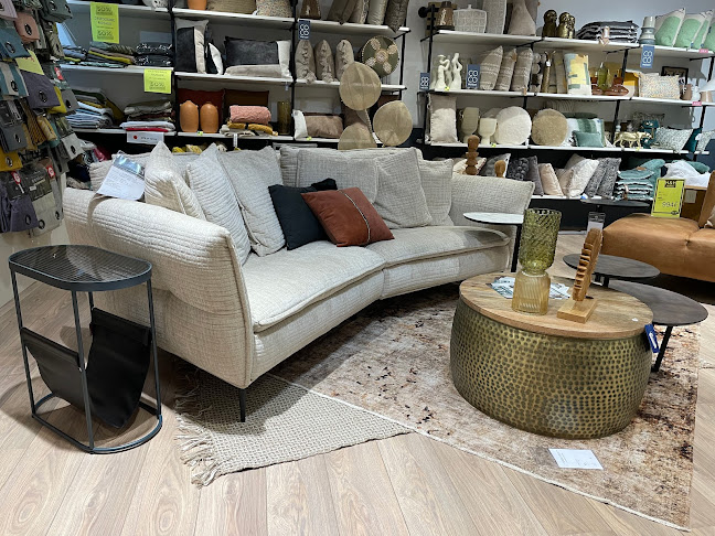 Avis sur Magasin de meubles H&H Bastia à Bastia - Magasin de meubles