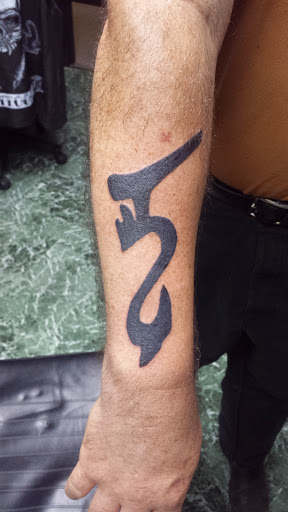 Explore vine tattoo ideas, creative tattoo ideas in Beverly Hills, available at R-N-R Custom Tattoos