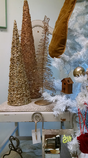 Furniture Store «3 Vintage Chicks», reviews and photos, 13012 N Cave Creek Rd, Phoenix, AZ 85022, USA