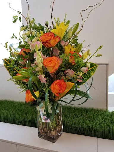 Florist «Event Connoisseur Flowers & Gifts», reviews and photos, 39 New London Turnpike #116, Glastonbury, CT 06033, USA