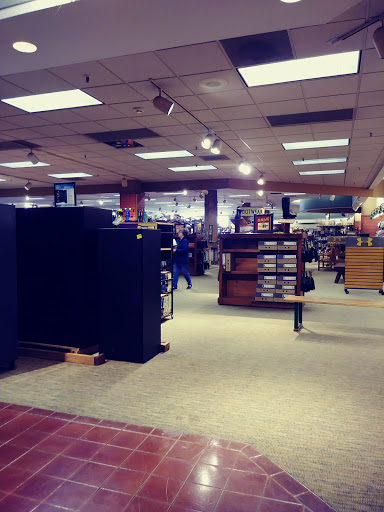 Sporting Goods Store «Bass Pro Shops», reviews and photos, 300 Cincinnati Mills Dr, Cincinnati, OH 45240, USA