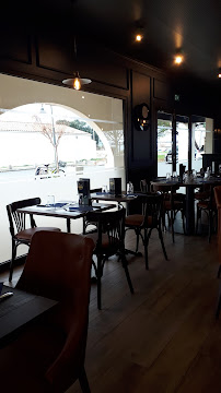 Atmosphère du Restaurant The Village's Pub à Nieul-sur-Mer - n°3