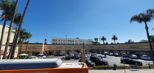 Sporting Goods Store «Big 5 Sporting Goods - Wilshire», reviews and photos, 6601 Wilshire Blvd, Los Angeles, CA 90048, USA