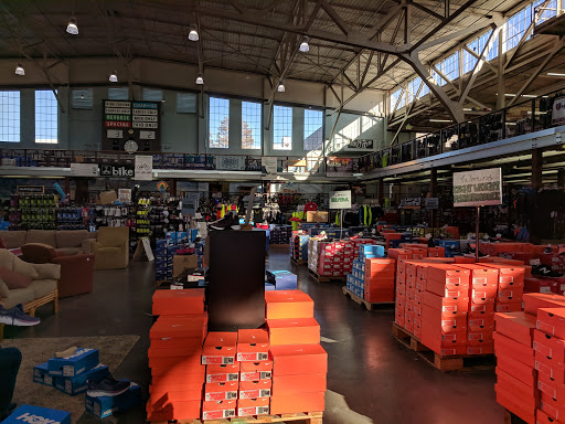 Sporting Goods Store «Sports Basement Berkeley», reviews and photos, 2727 Milvia St, Berkeley, CA 94703, USA