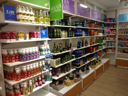 Beauty Supply Store «Bath & Body Works», reviews and photos, 9163 E Stockton Blvd, Elk Grove, CA 95624, USA
