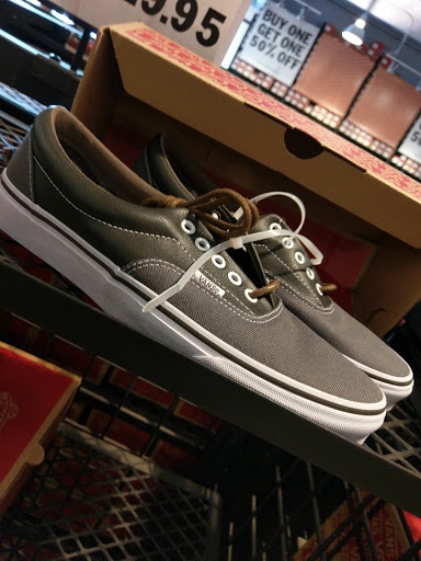 Shoe Store «Vans», reviews and photos, 485 N Tustin St, Orange, CA 92867, USA