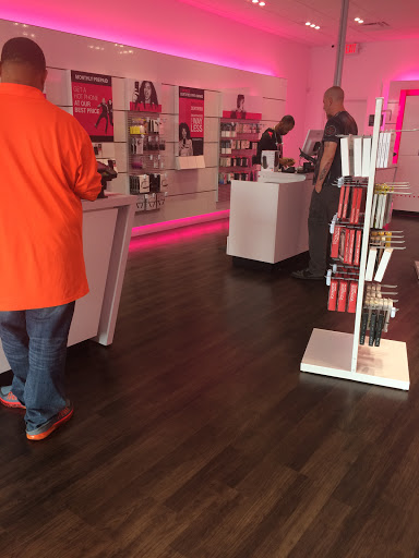 Cell Phone Store «T-Mobile», reviews and photos, 10843 Belleville Rd, Belleville, MI 48111, USA