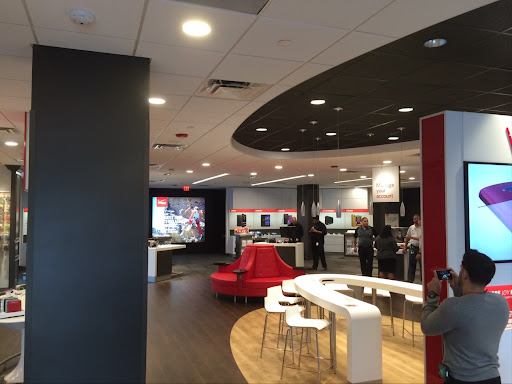 Cell Phone Store «Verizon», reviews and photos, 8810 SW 72nd Ct, Miami, FL 33156, USA