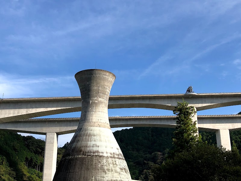 和田島浄水場の配水塔(とっくり)