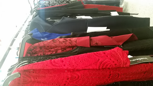 Clothing Store «Ross Dress for Less», reviews and photos, 7201 Warner Ave, Huntington Beach, CA 92647, USA