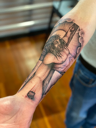 Tattoo Shop «Illinois Tattoo Co», reviews and photos, 109 W Monroe St, Bloomington, IL 61701, USA