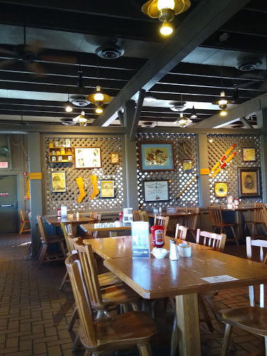 American Restaurant «Cracker Barrel Old Country Store», reviews and photos, 30 Research Dr, Milford, CT 06460, USA