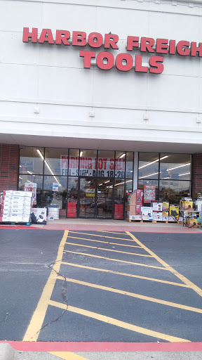 Hardware Store «Harbor Freight Tools», reviews and photos, 3050 N Josey Ln #106, Carrollton, TX 75007, USA