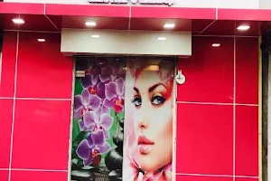 Priyol Beauty Lounge | Beauty Parlour & Beauty Salon In Saket Nagar Bhopal | Best Bridal Makeup Artist in Bhopal image