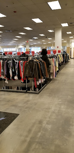 Department Store «Nordstrom Rack White Plains», reviews and photos, 3 City Pl, White Plains, NY 10601, USA