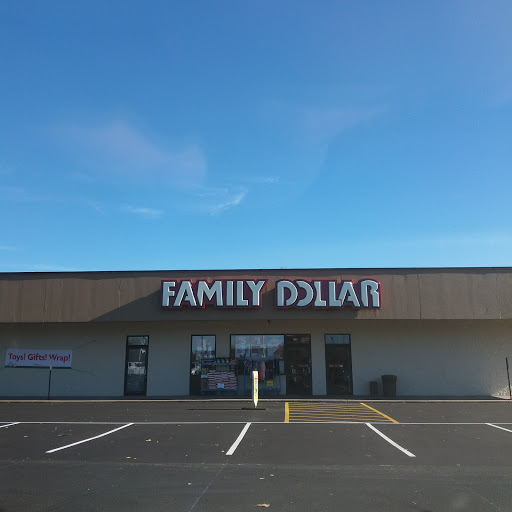 Dollar Store «FAMILY DOLLAR», reviews and photos, 2745 Birch St, Eau Claire, WI 54703, USA