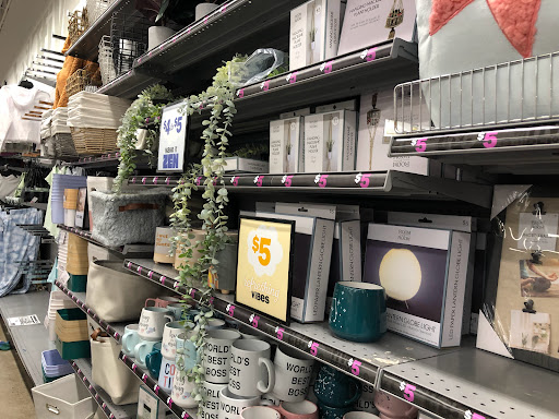 Variety Store «Five Below», reviews and photos, 3910 Commerce Blvd, Dickson City, PA 18519, USA