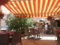 Atmosphère du Restaurant Café des Marronniers à Vianne - n°10