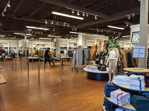 Clothing Store «Banana Republic», reviews and photos, 8200 Vineland Ave, Orlando, FL 32821, USA