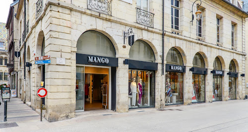 Magasin de vêtements Mango Dijon