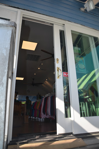 T-shirt Store «Salty Dog T-Shirt Factory», reviews and photos, 232 S Sea Pines Dr #305, Hilton Head Island, SC 29928, USA