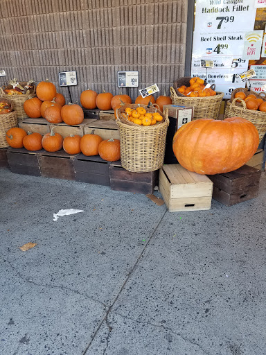 Grocery Store «ShopRite of Newburgh», reviews and photos, 88 N Plank Rd #1, Newburgh, NY 12550, USA