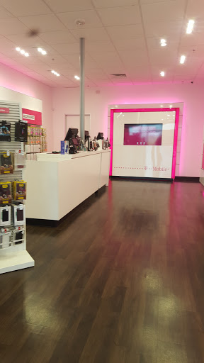 Cell Phone Store «T-Mobile», reviews and photos, 2624 W Kettleman Ln #150, Lodi, CA 95242, USA
