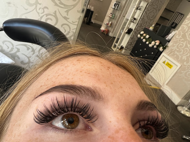 Simple Beauty Lashes & Aesthetics - Colchester
