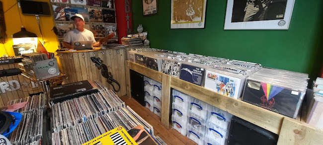 Reviews of Lizard Inc Records in Warrington - Music store