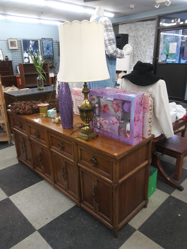 Thrift Store «Boomerangs Jamaica Plain», reviews and photos, 716 Centre St, Jamaica Plain, MA 02130, USA