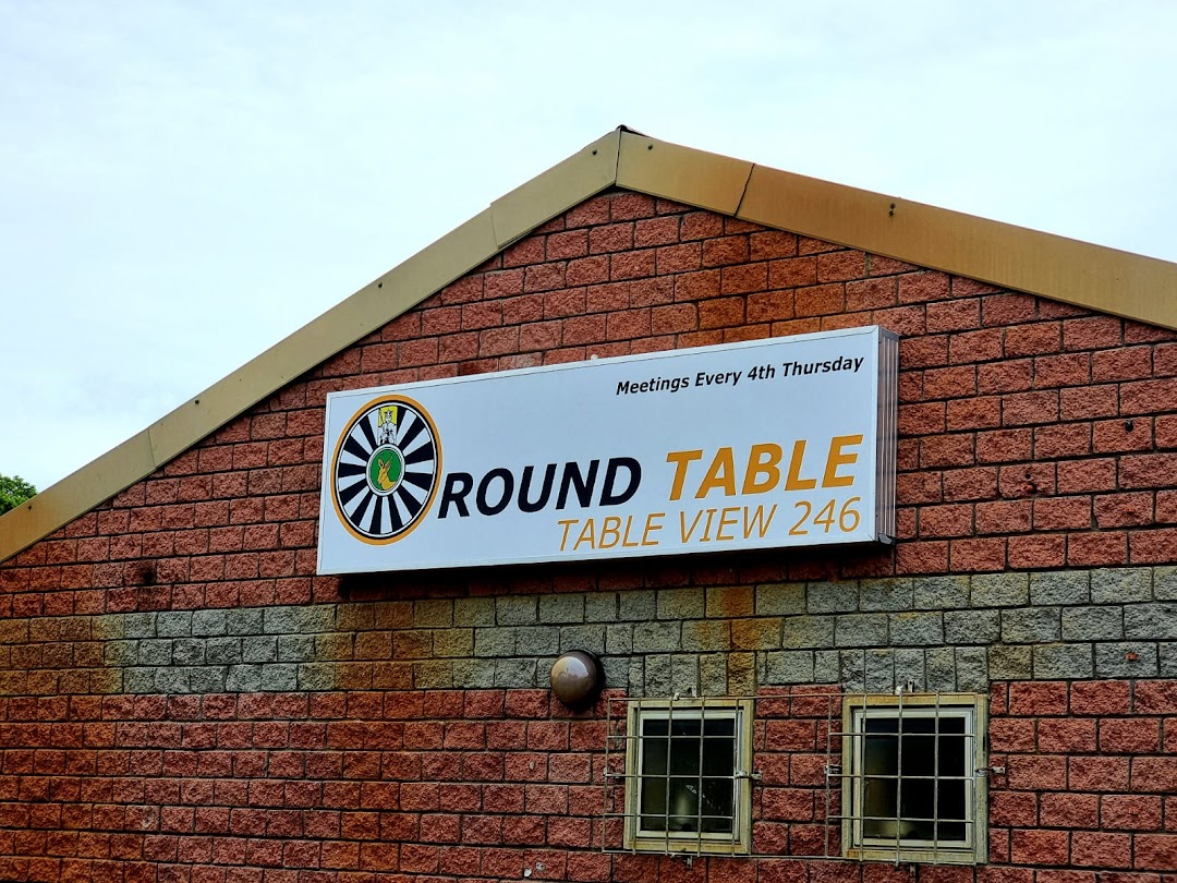 Round Table Club House