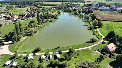 Étang de Treteau camping à Treteau