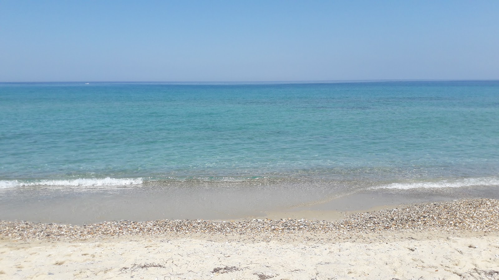 Amitis beach photo #8