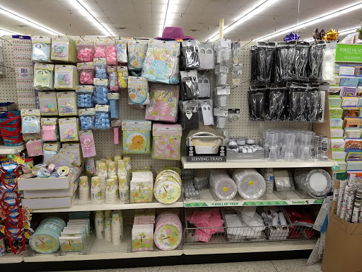 Dollar Store «Dollar Tree», reviews and photos, 1549 NE 145th St, Seattle, WA 98155, USA