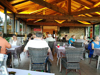 Atmosphère du Restaurant Auberge De La Source à Tupin-et-Semons - n°14