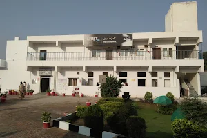 LRBT Khanewal - Free Eye Hospital image