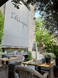 Atmosphère du Restaurant Bistrot l'Aubergine à Eygalières - n°3