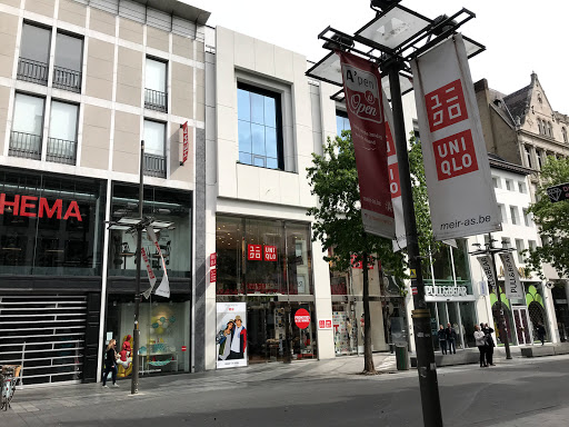Stores to buy women's dresses Antwerp
