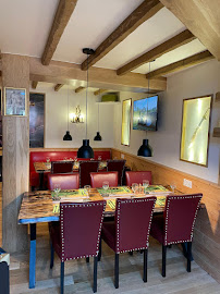 Atmosphère du Pizzeria La taverne de la Comté à Argelès-sur-Mer - n°4