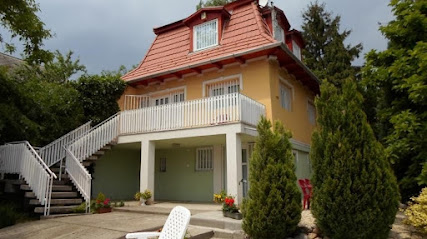 Naposdomb Nyaraló, Vendégház