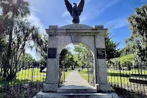 Colonial Park Cemetery image