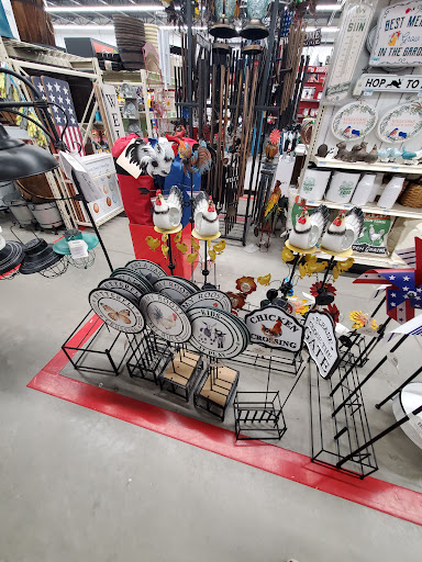 Home Improvement Store «Tractor Supply Co.», reviews and photos, 8135 Brookville Rd, Indianapolis, IN 46239, USA