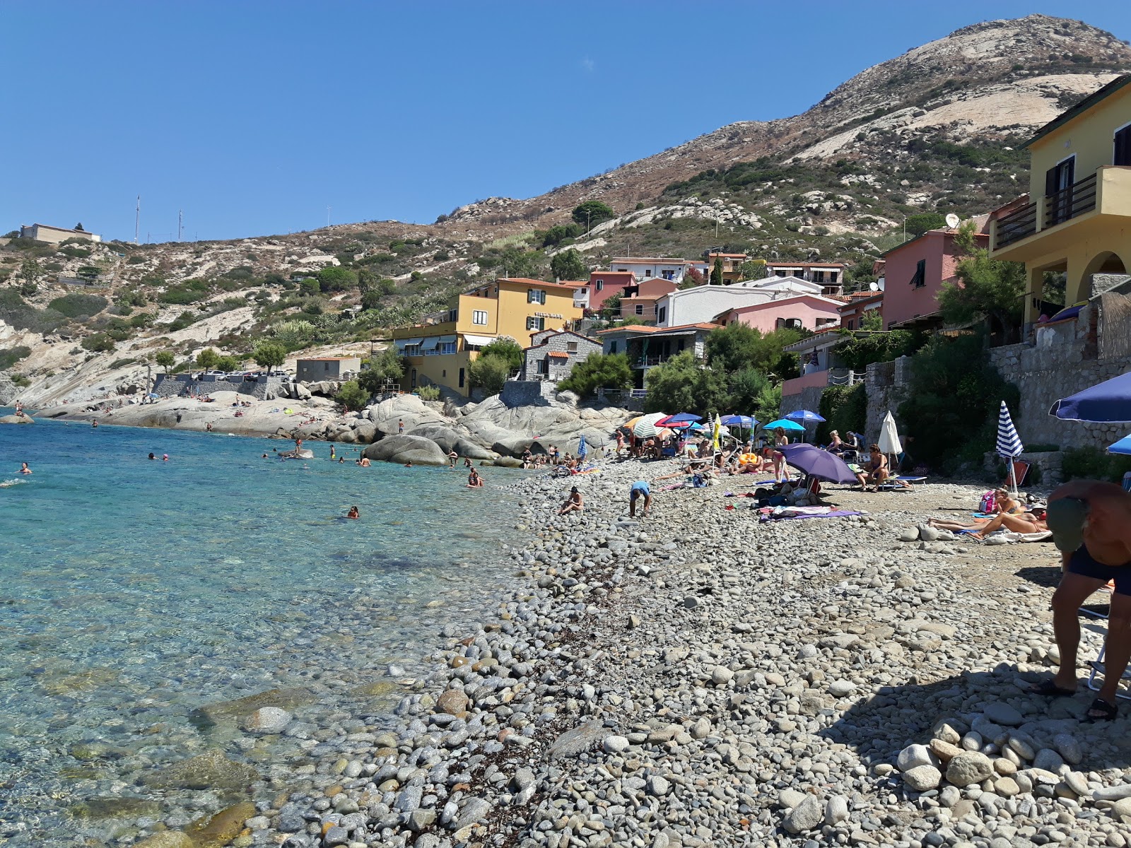 Foto von Spiaggia di Pomonte mit geräumige küstenlinie